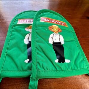 Hanover Foods Amish Boy Green Hand Oven Mitt Potholders Pair New Without Tags